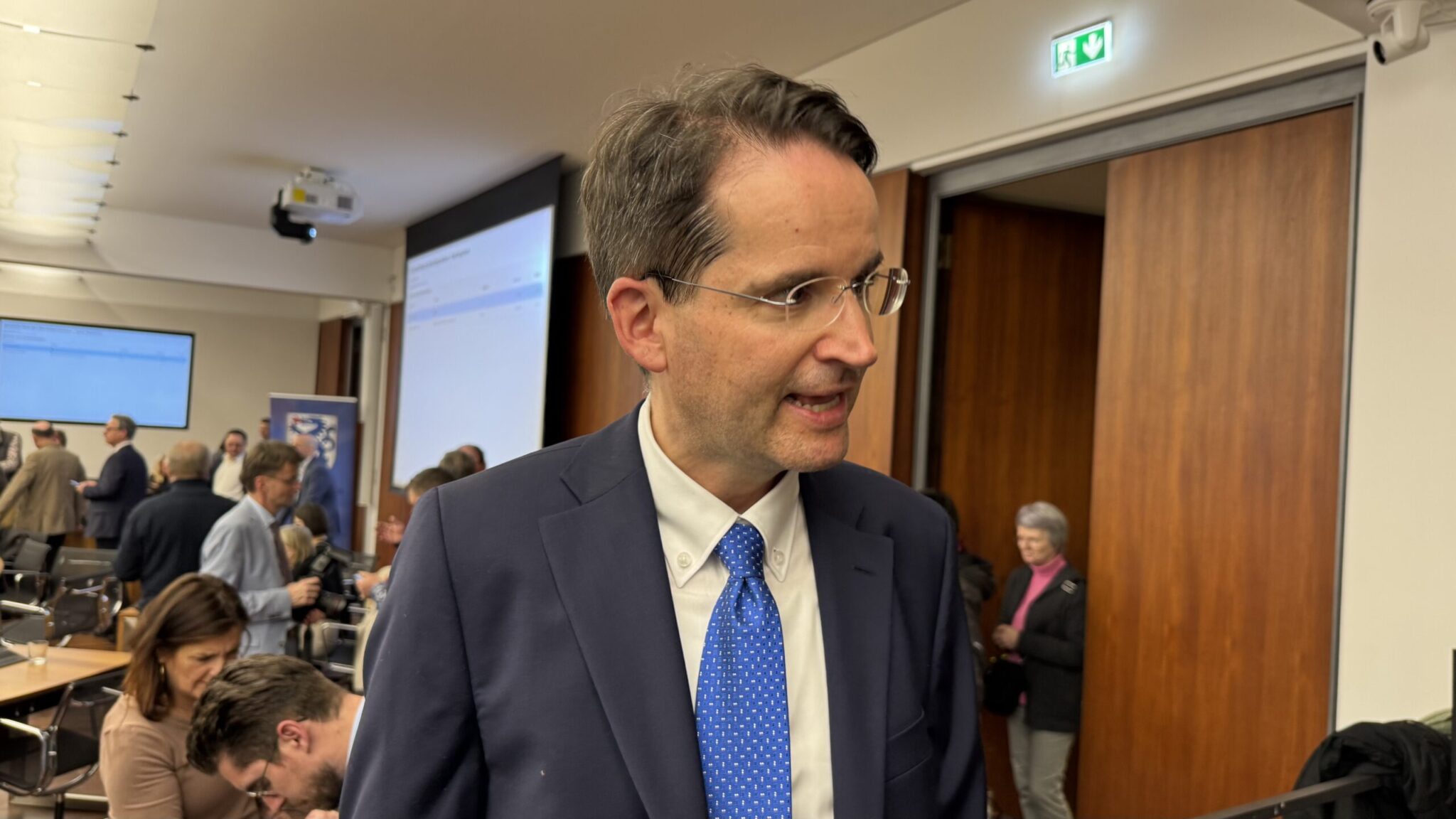 Dr. Michael Kern