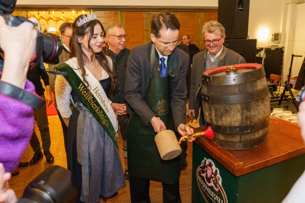 Starkbieranstich Herrnbräu 2025