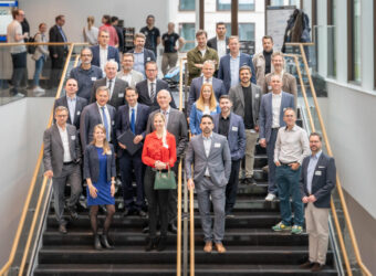 250523_BAI.CON_Gruppenfoto: BU: Den Standort zukunftsfähig machen: Vertreterinnen und Vertreter von Wissenschaft, Wirtschaft und Stadt diskutierten die Rolle von KI (Foto: THI).