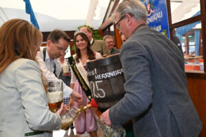 Anstich,Pfingsvolksfest,Herrnbräu
