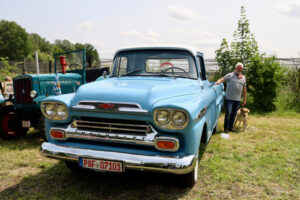 Chevrolet Apache V8