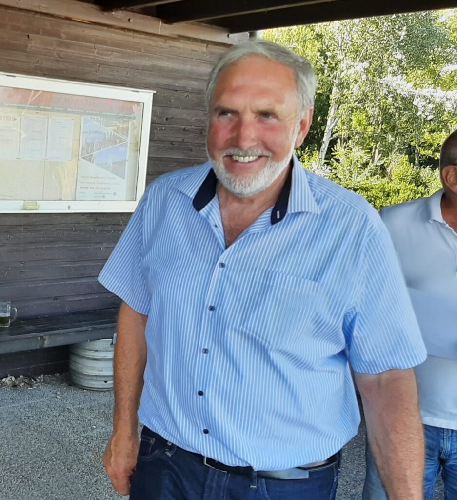 STCI-Alter und neuer Stadtmeister Thomas Scheibler (ESV) mit Stadtrat Franz Wöhrl (CSU) Fotos: Wunderlich