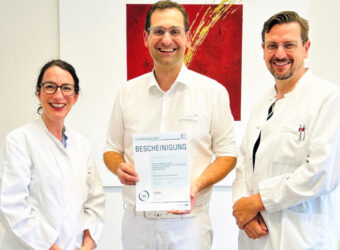 Prof. Dr. Martina Nowak-Machen, Direktorin der Klinik für Anästhesie und Intensivmedizin; Prof. Dr. Hans-Georg Palm, Direktor Zentrum für Orthopädie und Unfallchirurgie; Dr. Stephan Steger, Direktor Klinik für Akut- und Notfallmedizin; Bild: Klinikum Ingolstadt