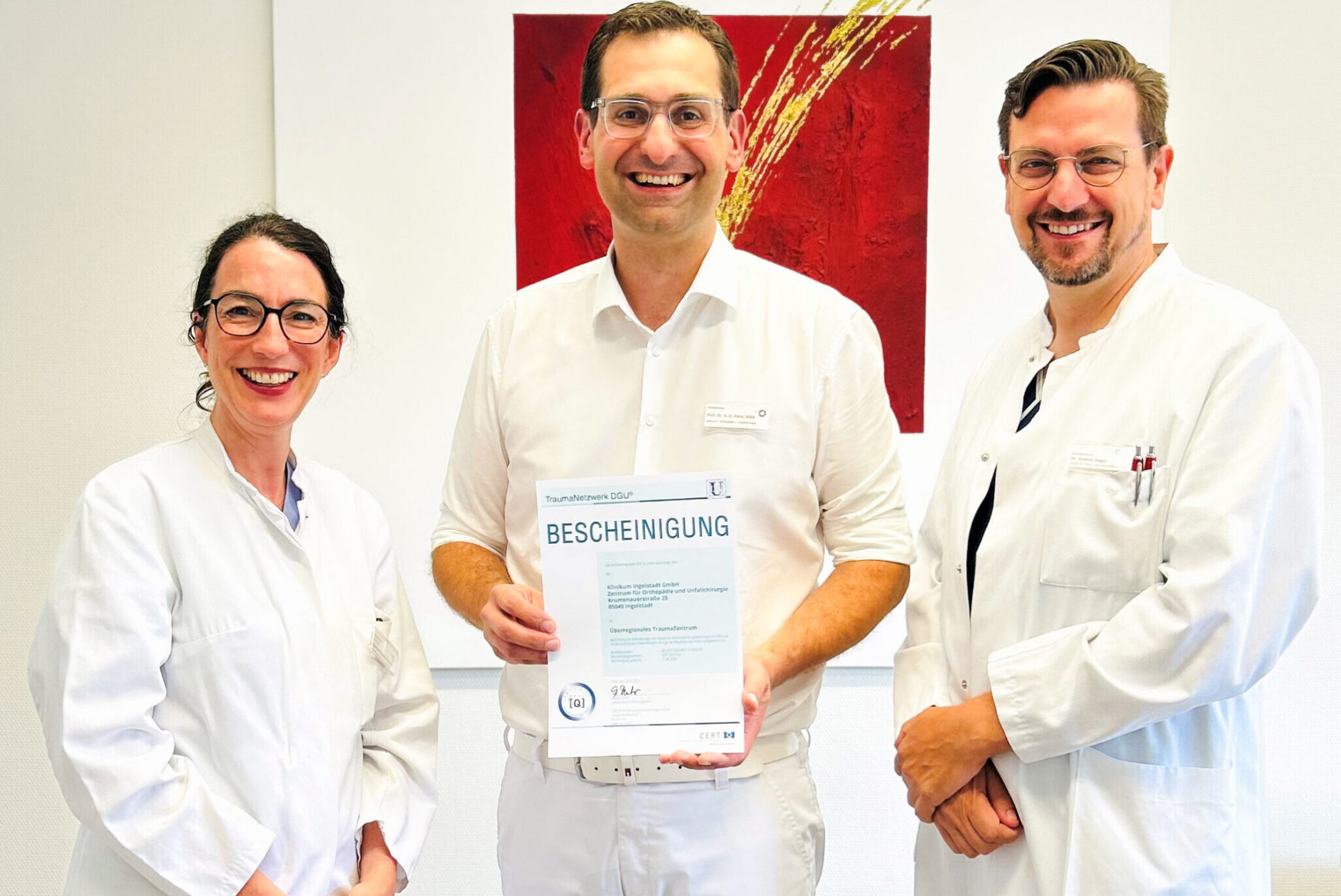 Prof. Dr. Martina Nowak-Machen, Direktorin der Klinik für Anästhesie und Intensivmedizin; Prof. Dr. Hans-Georg Palm, Direktor Zentrum für Orthopädie und Unfallchirurgie; Dr. Stephan Steger, Direktor Klinik für Akut- und Notfallmedizin; Bild: Klinikum Ingolstadt