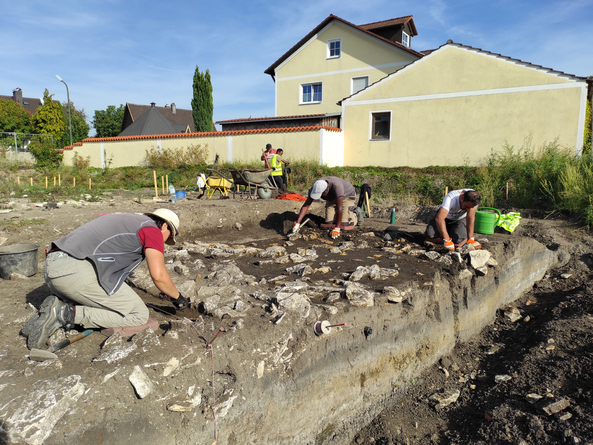 Die Grabung am Murus Gallicus unter der Manchinger Schulstraße. © Pro Arch Prospektion und Archäologie GmbH