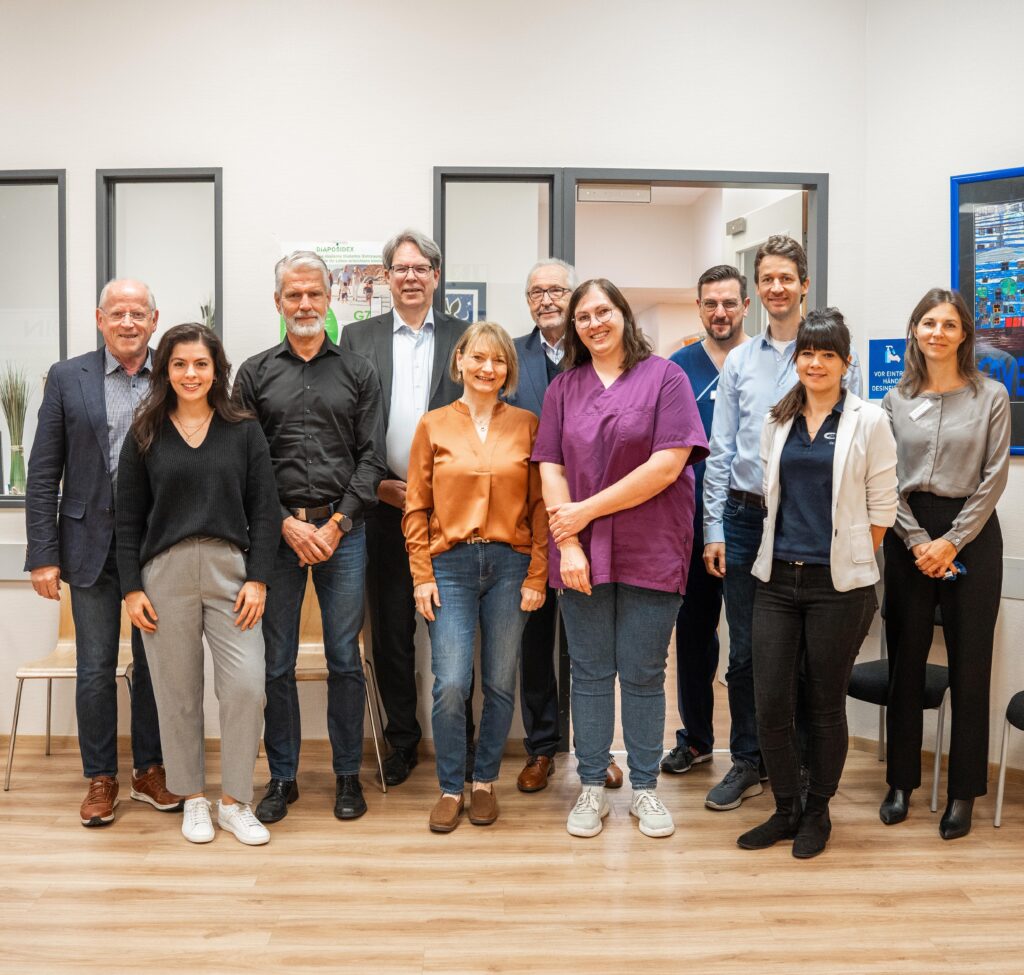BU: v.l.n.r.: Dr. Anton Böhm, Aslihan Korkmaz, Dr. Andreas Tiete, Jochen Bocklet, Monika Guthmann, Prof. Dr. Siegfried Jedamzik, Carmen Teuschel, Dr. Stephan Steger, Dr.-Ing. Reinhard Roth, Dr. Claudia Cristea-Zamfir, Dr. Monika Harsch; Bild: Klinikum Ingolstad