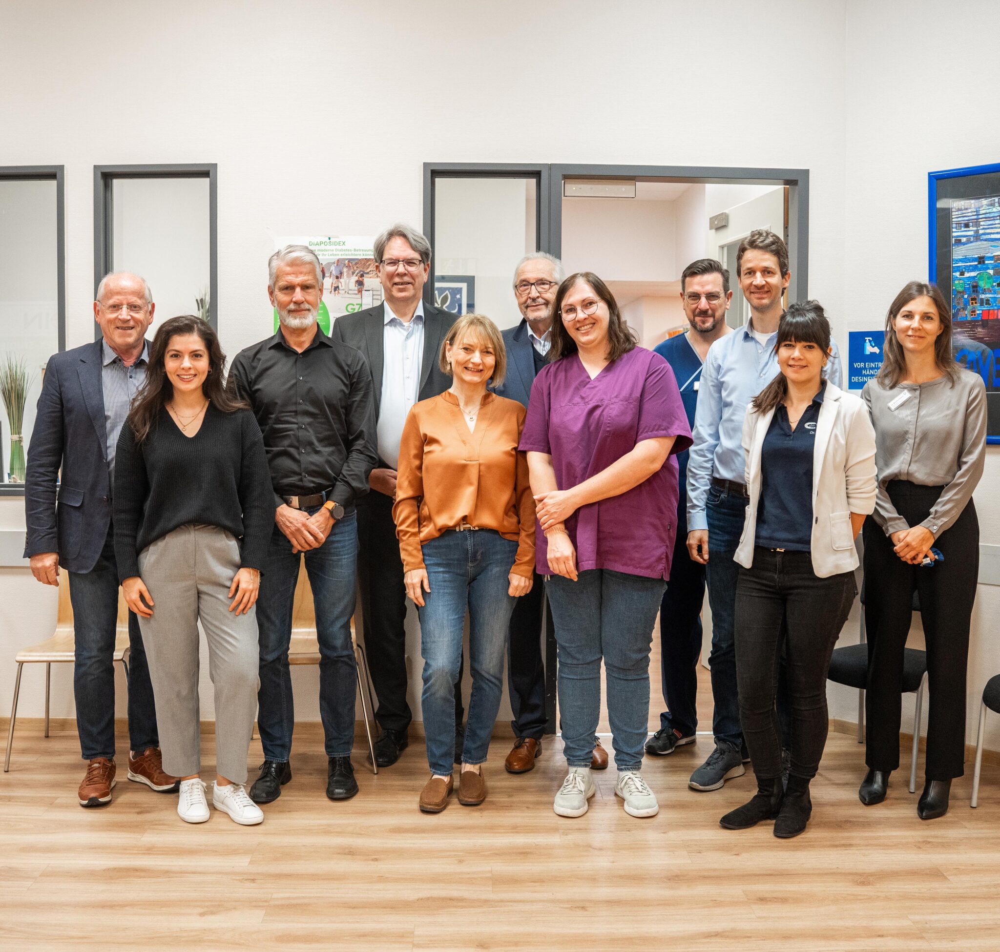 BU: v.l.n.r.: Dr. Anton Böhm, Aslihan Korkmaz, Dr. Andreas Tiete, Jochen Bocklet, Monika Guthmann, Prof. Dr. Siegfried Jedamzik, Carmen Teuschel, Dr. Stephan Steger, Dr.-Ing. Reinhard Roth, Dr. Claudia Cristea-Zamfir, Dr. Monika Harsch; Bild: Klinikum Ingolstad