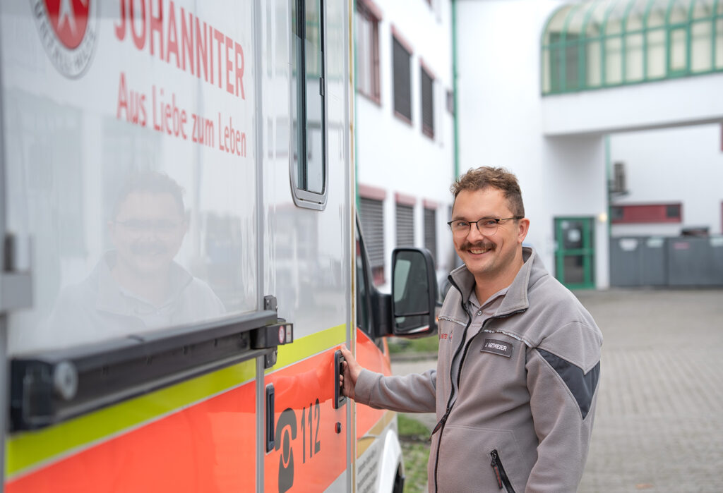 „Besprechen Sie Einschränkungen und Bedürfnisse, um einen effektiven Notfallplan zu erstellen und stimmen Sie sich im Vorfeld ab, wer sich um was kümmert“, rät Johannes Heitmeier, Manager Ortsverbände bei den Johannitern im Regionalverband Oberbayern.