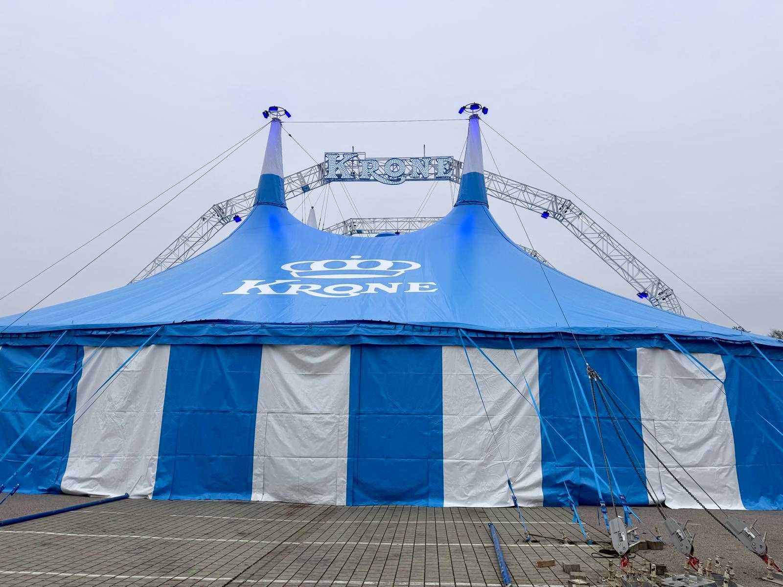 Circus Krone Weihnachtszirkus Zelt