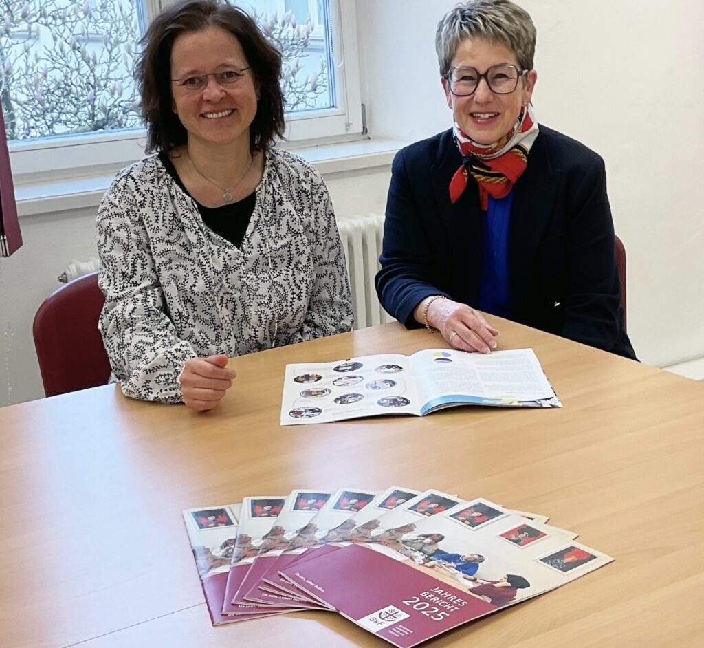SkF Geschäftsführerin Angela Müller und SkF Vereinsvorsitzende Ursula Schmidt bei der Präsentation des Jahresberichtes 2025. (von links) Foto: Winfried Konerding