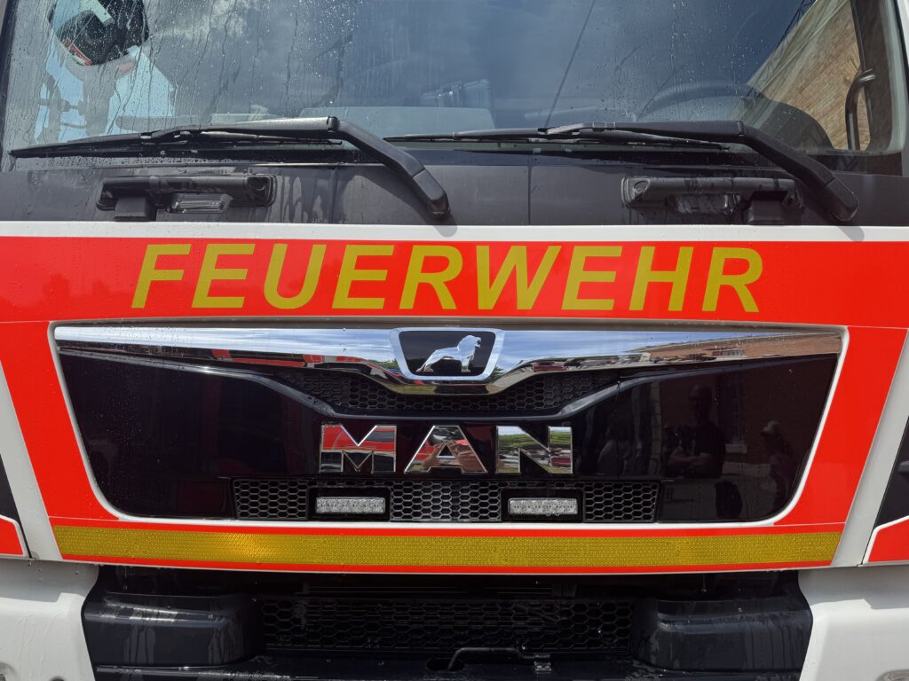 Feuerwehr Unfall Brand Polizei Foto: el