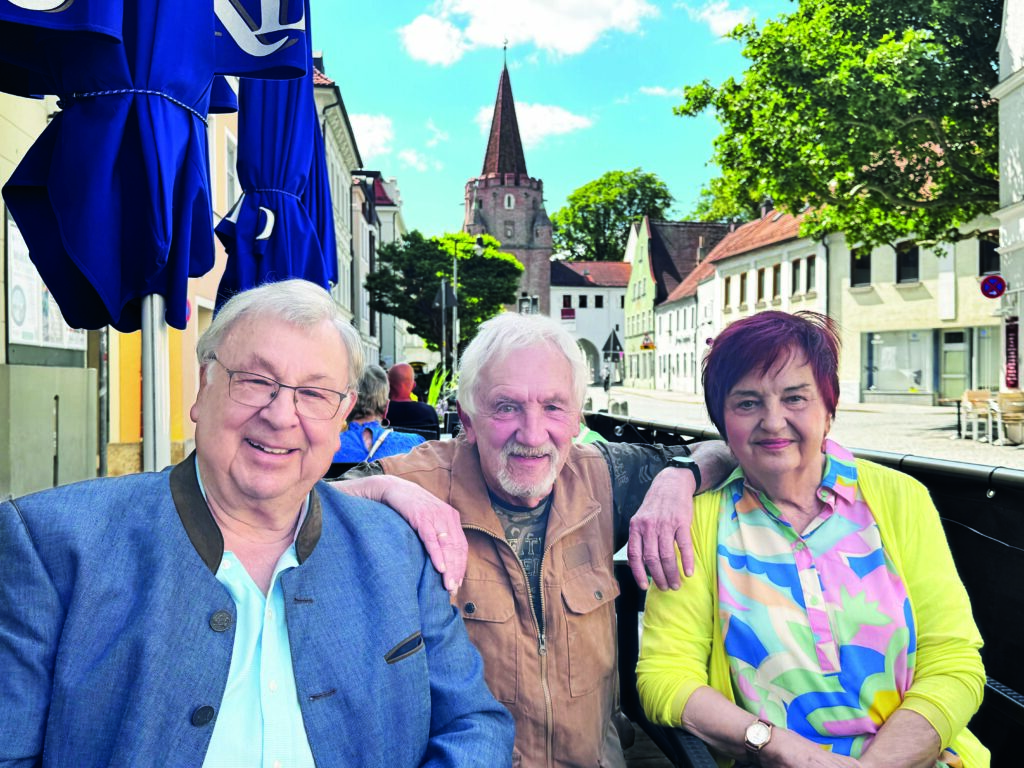 Hans und Gabi Mussnig sowie der DJ der Oldies für Oldies, Detlef Franke