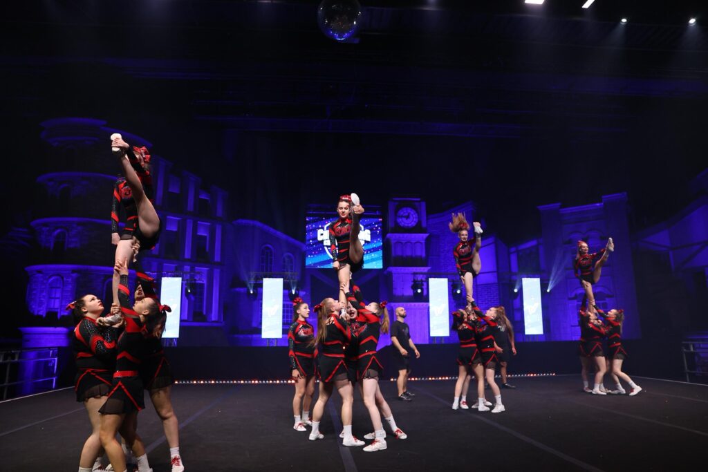 Red Hot Chilis Glow beim ECC in Bottrop Quelle Tom Lorenz