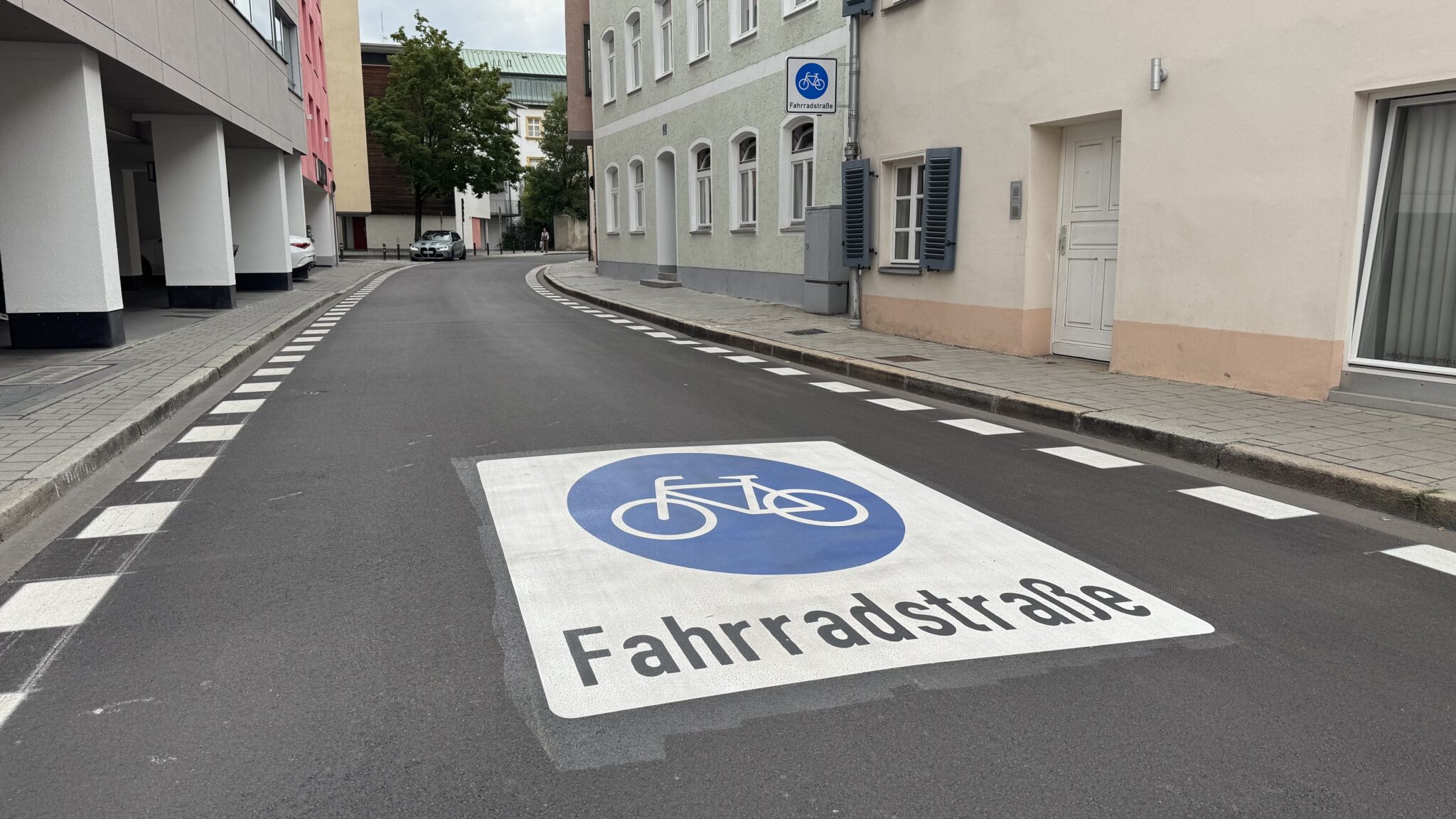 Bild: Fahrradstraßen gehören zum Ingolstädter Radwegenetz. Hier haben Radfahrer Vorrang, für alle Fahrzeuge gilt Tempo 30./Hartmann