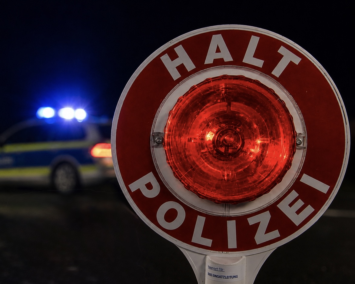 Polizeikontrolle Polizeieinsatz nachts