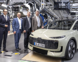 Audi has begun production of the A2 e-tron in Ingolstadt. Gerd Walker, Board Member for Production and Logistics, Jörg Schlagbauer, Chairman of the General Works Council, CEO Gernot Döllner and Bavarian Minister-President Markus Söder on September 10, 2026 (from left). Foto: Audi AG