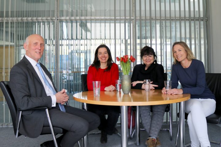 250411_THI_Mobile_Familie