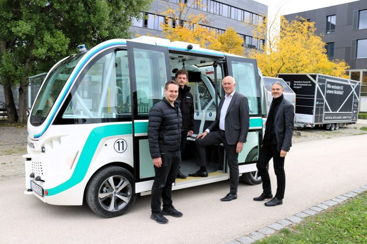 251015_Autonomes_Shuttle_in_Ingolstadt_unterwegs