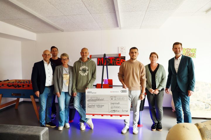 Spendenübergabe Audi-Piustreff