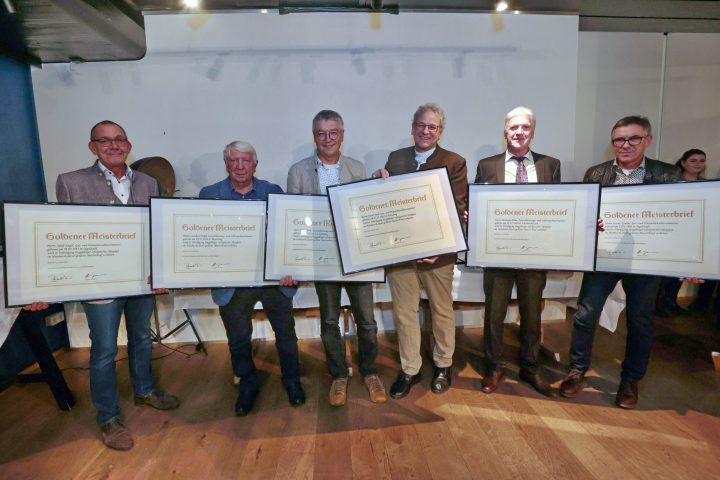 26 Goldene Meisterbriefe für herausragende Lebensleistungen im Handwerk verliehen