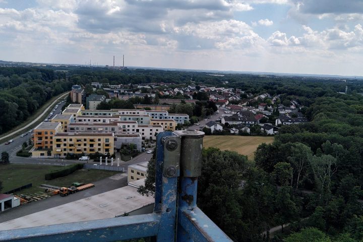 Die Linke-Wohnrauma8f