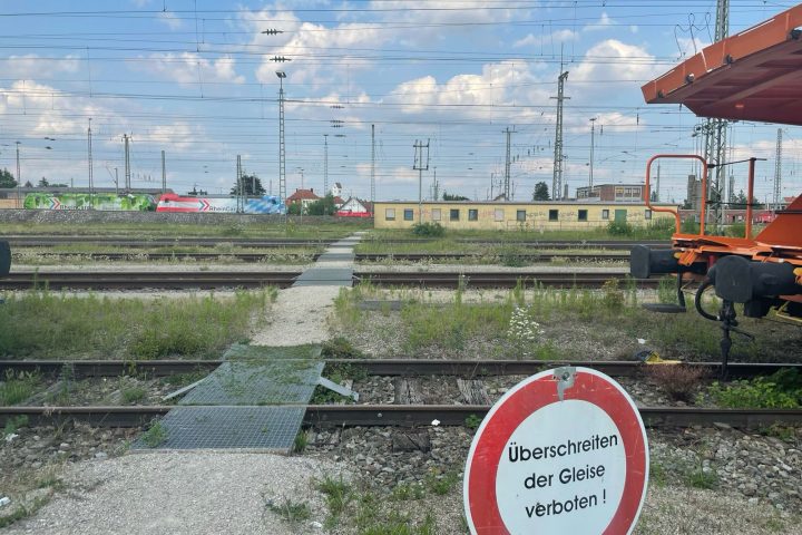 Ingolstadt.-Halle neun