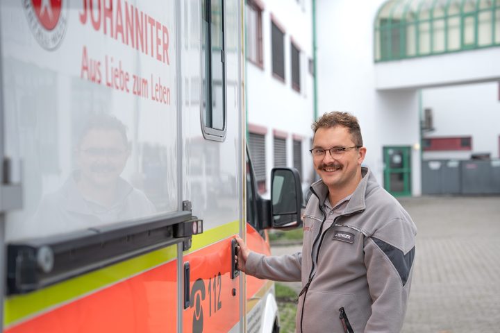 „Besprechen Sie Einschränkungen und Bedürfnisse, um einen effektiven Notfallplan zu erstellen und stimmen Sie sich im Vorfeld ab, wer sich um was kümmert“, rät Johannes Heitmeier, Manager Ortsverbände bei den Johannitern im Regionalverband Oberbayern.