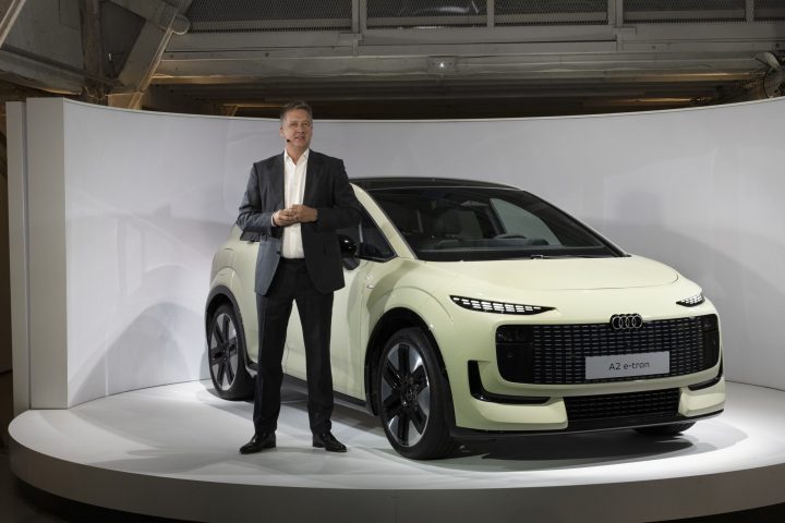 Audi CEO Gernot Döllner unveiled the Audi A2 e-tron in Paris. With its focus on efficiency, intelligent technology, and everyday usability, the all-electric compact model is a tangible example of Audi’s renewal.