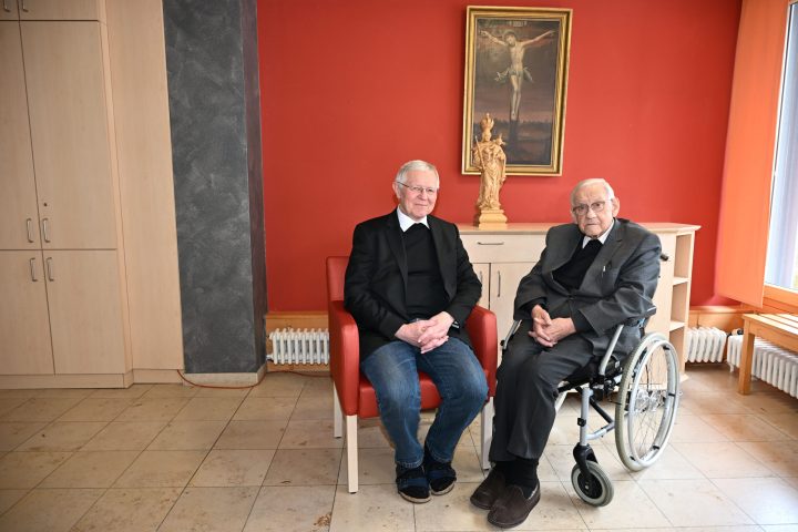 Blomenhofer und Schmidt im Seniorenheim