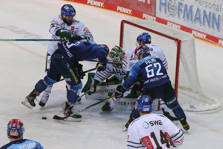 Vorbereitungsspiel - DEL - Eishockey - Saison 2020/21 - ERC Ingolstadt -  Augsburger Panther - Markus Keller Torwart (#35 Augsburg) - Samuel Soramies (#28 ERCI) - Petrus Palmu (#52 ERCI) - Foto: Jürgen Meyer