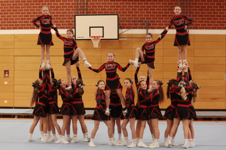 Bild: Team Sparks beim Showcase der Red Hot Chilis, Quelle: Marek Kowalski