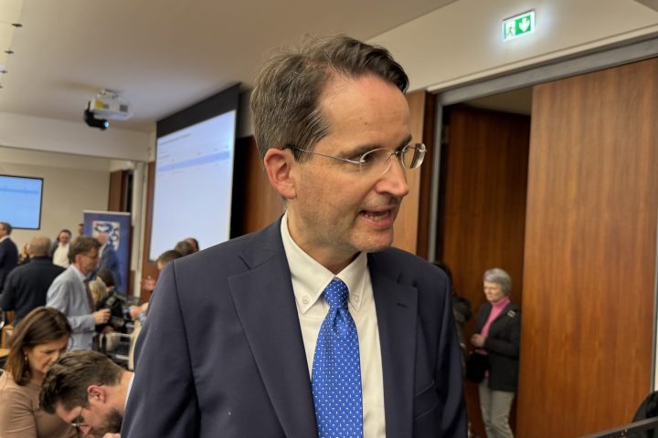 Dr. Michael Kern