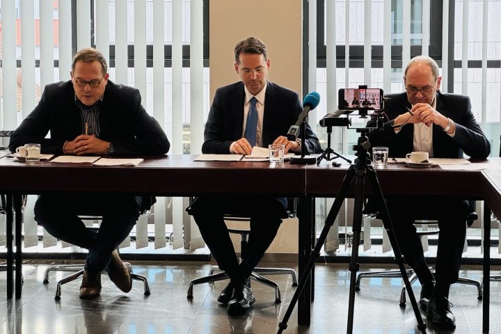 Pressegespräch/konferenz