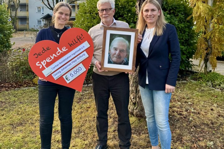 (v.l.n.r.) Jutta Loddeke - Pflegedienstleitung, Peter Schimpf - Vorstand Georg Johannes Hipp Stiftung, Nathalie Rost - Geschäftsführung Caritas-Sozialstation Ingolstadt)
