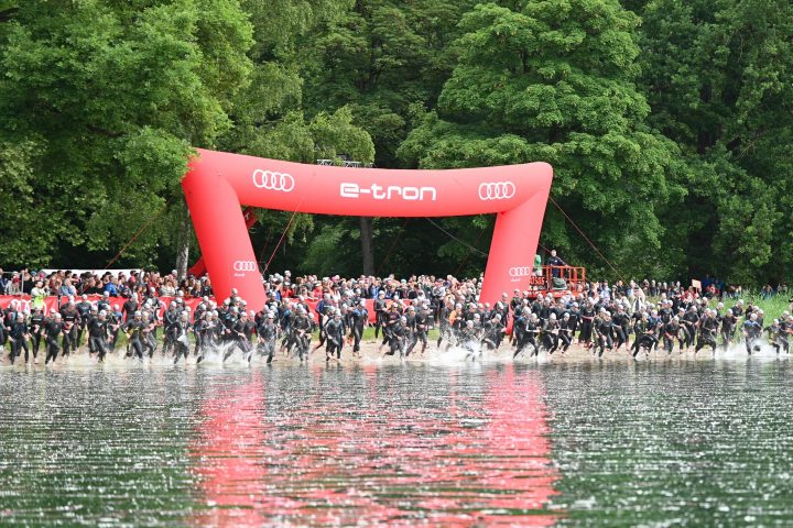 triathlon Ingolstadt 2025 Schwimmstart Foto: Harald Eggebrecht