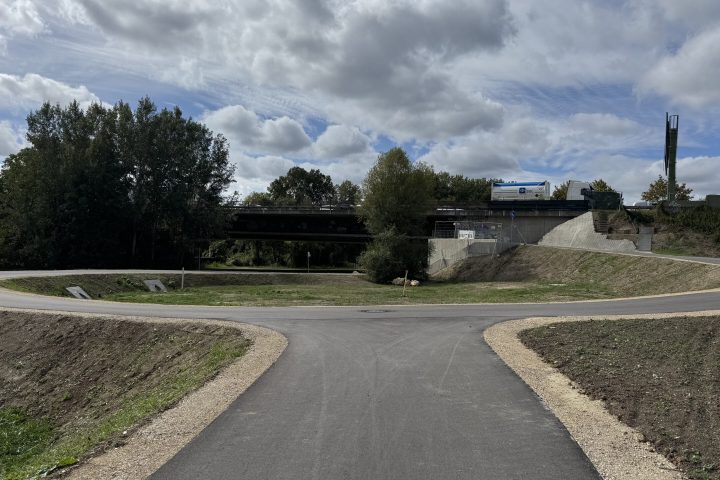 Autobahnsteg