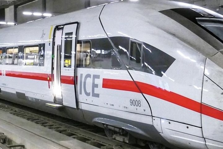 ICE Bahn Zug