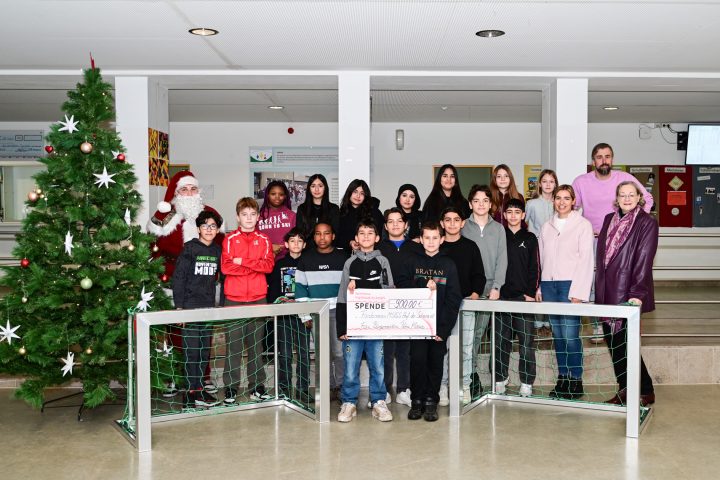 Spende 900 Euro für Tore