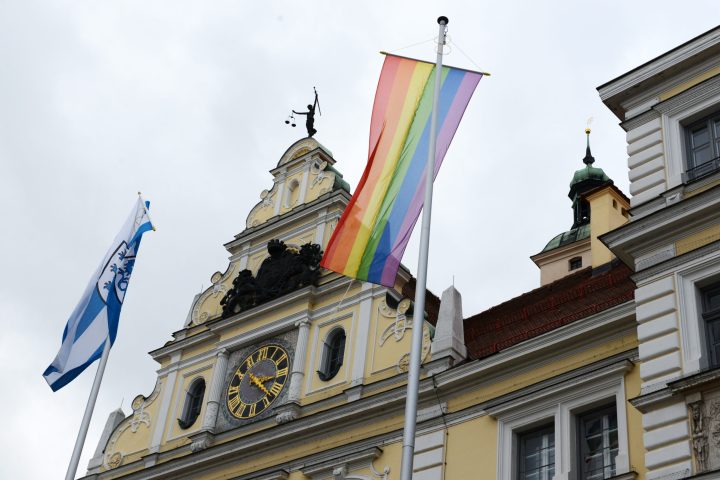 Rathaus Ingolstadt/Regenboghenfahne