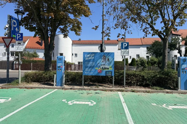 SW E-Ladesäulen am Hallenbad