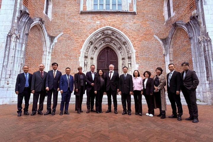 Delegation aus Foshan mit Bürgermeister Wöhrl
