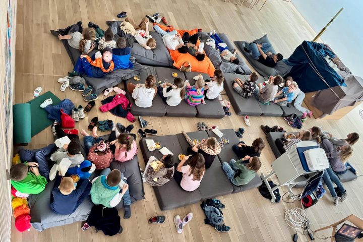 KirchenKino in der Dietrich-Bonhoeffer-Kir che in Kösching, Quelle Maythe Binder