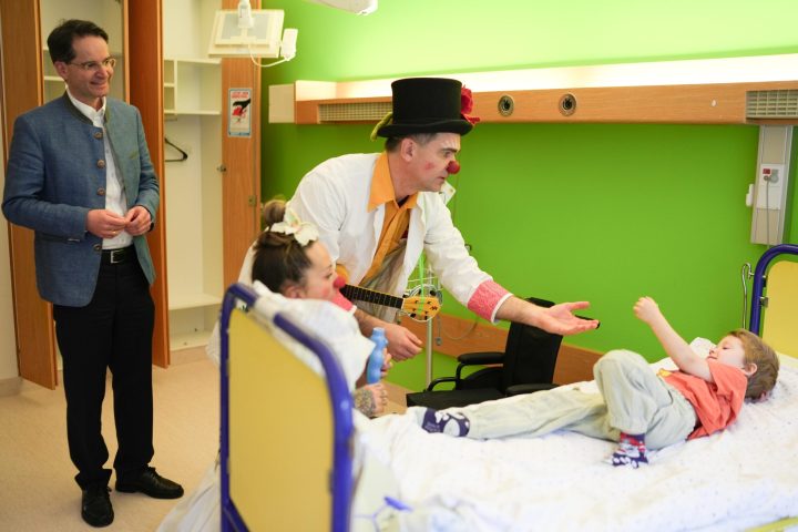 OB mit Clowns im Zimmer_BB_ DSC00614 Kopie