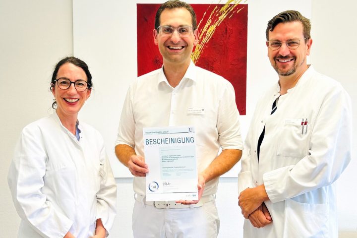 Prof. Dr. Martina Nowak-Machen, Direktorin der Klinik für Anästhesie und Intensivmedizin; Prof. Dr. Hans-Georg Palm, Direktor Zentrum für Orthopädie und Unfallchirurgie; Dr. Stephan Steger, Direktor Klinik für Akut- und Notfallmedizin; Bild: Klinikum Ingolstadt