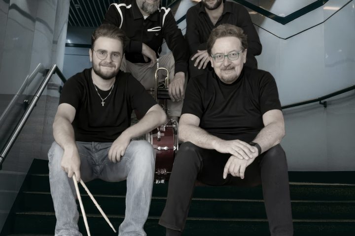 Pressefoto vorn Korbinian Lutz und Mathias Petry hinten Andreas Bolleininger und Ben Heine_Abdruck honorarfrei_Urheber Jochen Niemann_tiny