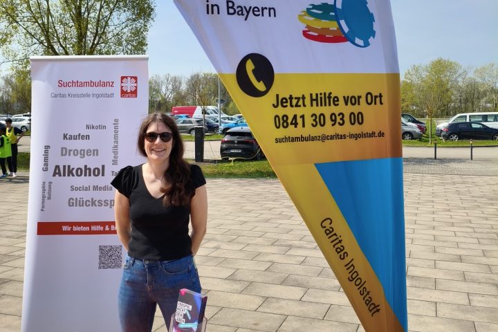 Stand mit Beratung der Suchtambulanz beim FC Ingolstadt