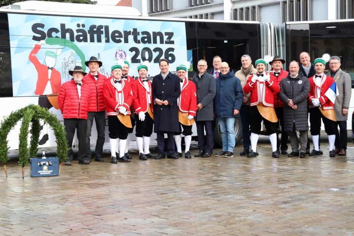 Übergabe Schäfflerbus