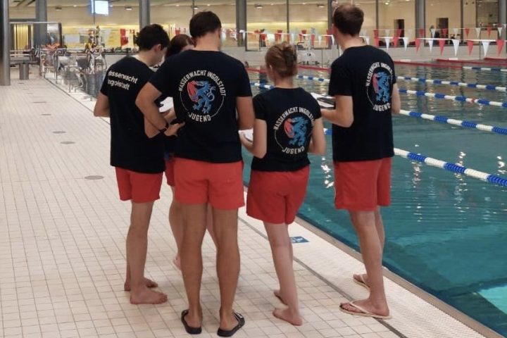 Wasserwacht-Nikolauschwimmen