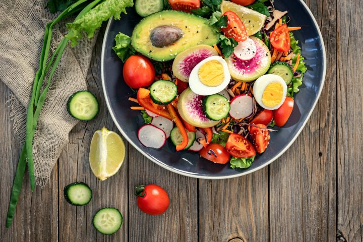 Appetizing vegetable salad with eggs, avocado on a wooden background, healthy food and diet concept, flat lay, SSUCv3H4sIAAAAAAAACpyRy47DIAxF9yPNP0SsG4m8J/2VahYOcRJUChWQjkZV/314hIr17PCxfe1rnp8fRUEmMJyRc/H0kYu5ELuxGixX0mF6OrhGOaPOyUM3Pc0BztwqzUHkcALLNgk3dFDuQnj8CkliLNjdoPHTD8TA4uo0InxLxBUvMS5SIiRdh0sRcsqY2afAEori/+qMj+/kBlaU7DcsnBnRKBCikUssJdcfi/qWW4N95ipz9VAMhC9oMqW75ozLNWtTdgtnT21M7dJqv8J7cyKUusMk/IkXp4mJb2CMK58TzwYx98nqls2RygYDhyqZ3U/4sGrqkY4j7equo23fDsNREH9v404nrJOEXMyufM6tc78B6ZceKqyWsqJfWLb1NJUjLk3Ztf1YLy0dEJg7/OsPAAD//wMAqXaeGpgCAAA=